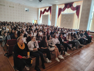 photo_5307580225321827961_y